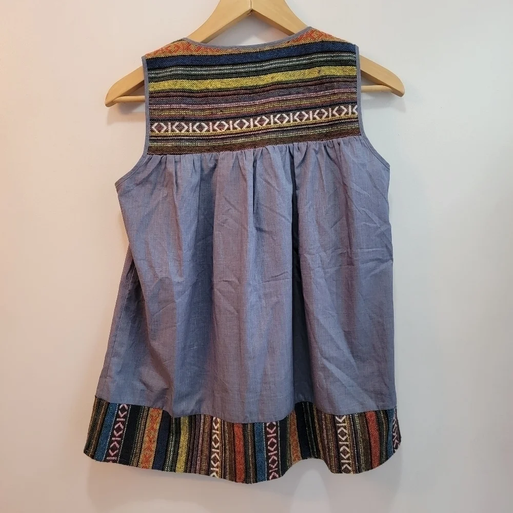 Pleione Chambray and Embroidered Sleeveless Blouse Size XS - Picture 2 of 4